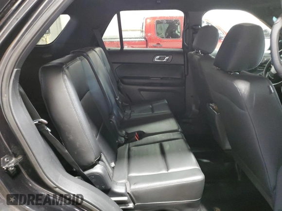 2017 Ford Police Interceptor Utility z VIN 1FM5K8AT5HGA62869, wystawiony jako Copart lot #61285845 z przebiegiem 132 057 mil mil oraz Czysty tytuł • Clean title. Historia ofert i sprzedaży dostępna na DreamBid. Obrazek 11.
