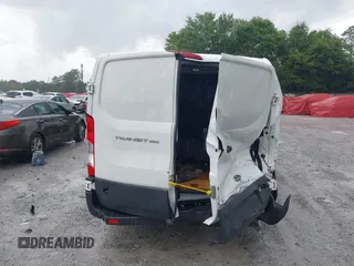2018 Ford Transit z VIN 1FTYR2YMXJKB11642, wystawiony jako IAAI lot #42235879 z przebiegiem 149 561 mil mil oraz . Historia ofert i sprzedaży dostępna na DreamBid. Obrazek 16.