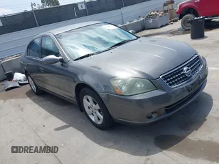 2005 Nissan Altima S z VIN 1N4AL11D25C179768, wystawiony jako IAAI lot #42280206 z przebiegiem 206 343 mil mil oraz . Historia ofert i sprzedaży dostępna na DreamBid. Obrazek 1.