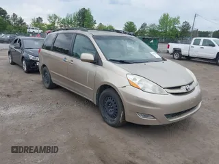 2006 Toyota Sienna XLE with VIN 5TDZA22C46S537838, listed as a IAAI auction lot 42092225 with 274,260 mi miles. Bid and sale history available at carsss.com. Image 1.