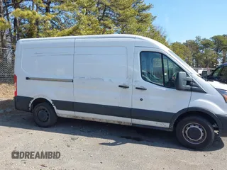 2019 Ford Transit z VIN 1FTBW2CM9KKA40635, wystawiony jako IAAI lot #41660193 z przebiegiem 54 244 mil mil oraz . Historia ofert i sprzedaży dostępna na DreamBid. Obrazek 12.
