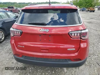 2017 Jeep Compass Latitude z VIN 3C4NJDBB1HT665979, wystawiony jako Copart lot #56522185 z przebiegiem 69 646 mil mil oraz Szkoda całkowita • Salvage title. Historia ofert i sprzedaży dostępna na DreamBid. Obrazek 6.
