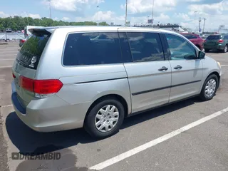 2008 Honda Odyssey LX z VIN 5FNRL382X8B056904, wystawiony jako IAAI lot #42530609 z przebiegiem 238 793 mil mil oraz . Historia ofert i sprzedaży dostępna na DreamBid. Obrazek 4.