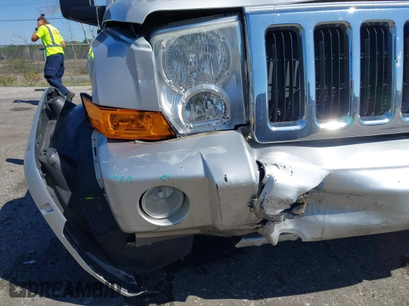 2006 Jeep Commander Limited with VIN 1J8HH58256C286460, listed as a IAAI auction lot 41784696 with 72,889 mi miles and . Bid and sale history available at DreamBid. Image 6.