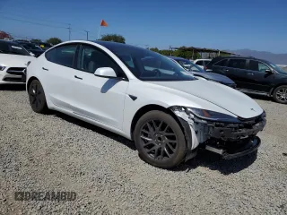 2025 Tesla Model 3 Long Range z VIN 5YJ3E1EA8SF903460, wystawiony jako Copart lot #57116545 z przebiegiem 5 147 mil mil oraz Szkoda całkowita • Salvage title. Historia ofert i sprzedaży dostępna na DreamBid. Obrazek 4.