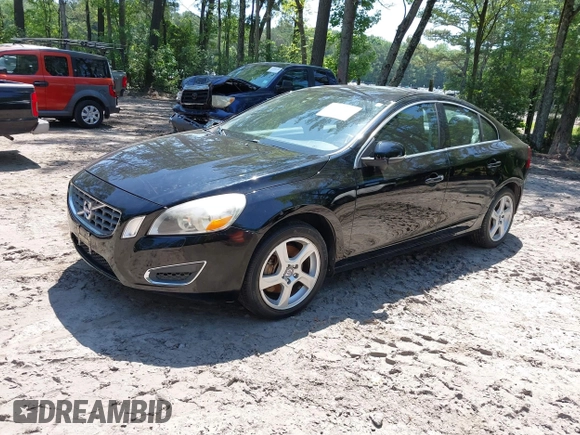 2013 Volvo S60 T5 Premier with VIN YV1612FS8D2206831, listed as a IAAI auction lot 42409968 with 131,992 mi miles and . Bid and sale history available at DreamBid. Image 2.