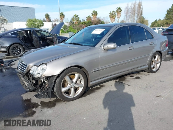 2005 Mercedes-Benz C 230 Kompressor with VIN WDBRF40J25A774109, listed as a IAAI auction lot 42010040 with 39,511 mi miles and . Bid and sale history available at DreamBid. Image 19.