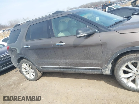 2015 Ford Explorer XLT with VIN 1FM5K8D85FGA50239, listed as a IAAI auction lot 41810692 with 120,497 mi miles and . Bid and sale history available at carsss.com. Image 13.