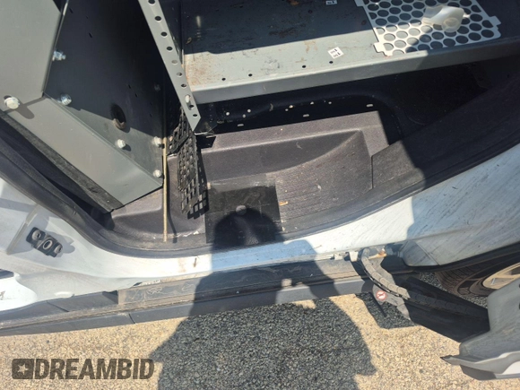 2015 Ford Transit Connect XL with VIN NM0LS6E77F1199547, listed as a IAAI auction lot 42621202 with 193,870 mi miles and . Bid and sale history available at DreamBid. Image 32.