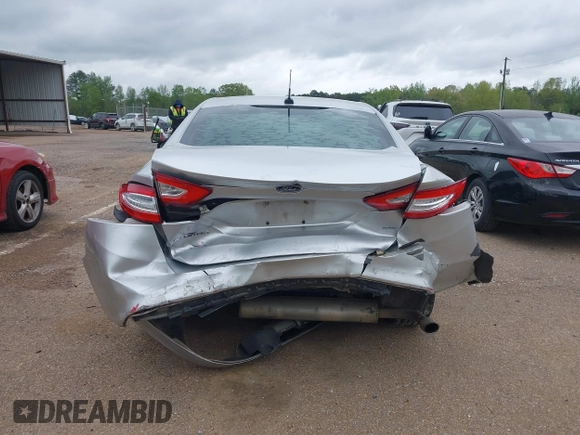 2013 Ford Fusion SE with VIN 3FA6P0H7XDR127342, listed as a IAAI auction lot 41962183 with 138,642 mi miles. Bid and sale history available at carsss.com. Image 6.