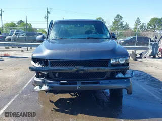 2000 Chevrolet Silverado 1500 LS with VIN 1GCEK19T2YE108024, listed as a IAAI auction lot 41880064 with 299,240 mi miles. Bid and sale history available at carsss.com. Image 12.