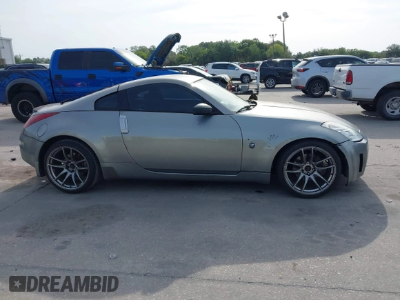 2005 Nissan 350Z Enthusiast with VIN JN1AZ34D85M609056, listed as a IAAI auction lot 42079583 with 203,596 mi miles. Bid and sale history available at carsss.com. Image 13.