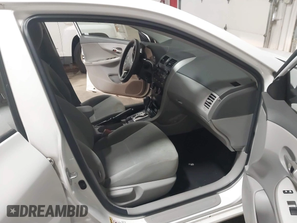 2010 Toyota Corolla z VIN 2T1BU4EE7AC520406, wystawiony jako IAAI lot #41817852 z przebiegiem 127 653 mil mil oraz . Historia ofert i sprzedaży dostępna na DreamBid. Obrazek 5.