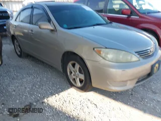 2006 Toyota Camry STD z VIN 4T1BE32K66U701813, wystawiony jako IAAI lot #42478471 z przebiegiem 178 211 mil mil oraz . Historia ofert i sprzedaży dostępna na DreamBid. Obrazek 1.