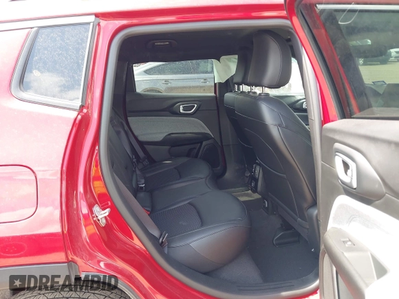 2025 Jeep Compass Latitude с VIN 3C4NJDBN8ST515983, выставлен на аукционе IAAI как лот 42172656 с пробегом 2 836 миль миль и . История ставок и продаж доступна на DreamBid. Изображение 8.