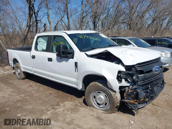 2019 Ford Super Duty F-250 SRW XL with VIN 1FT7W2A64KEE46444, listed as a IAAI auction lot 41743447 with 27,059 mi miles. Bid and sale history available at carsss.com. Image 1.