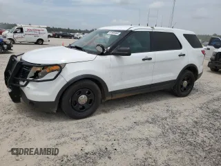 2015 Ford Utility Police Interceptor with VIN 1FM5K8AR7FGC66770, listed as a Copart auction lot 61900984 with 278,249 mi miles and Salvage Title. Bid and sale history available at carsss.com. Image 1.