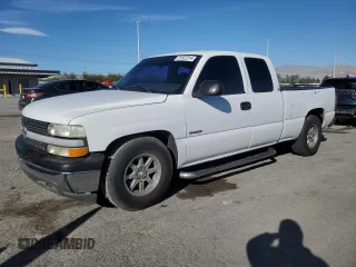 2001 Chevrolet Silverado 1500 with VIN 2GCEC19W111119398, listed as a Copart auction lot 81822314 with 0 mi miles and Salvage Title. Bid and sale history available at carsss.com. Image 1.
