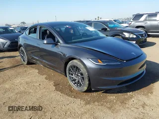 2024 Tesla Model 3 z VIN 5YJ3E1EAXRF724234, wystawiony jako IAAI lot #41968723 z przebiegiem 6 775 mil mil oraz . Historia ofert i sprzedaży dostępna na DreamBid. Obrazek 1.