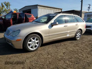 2003 Mercedes-Benz C z VIN WDBRH84JX3F393992, wystawiony jako Copart lot #70216234 z przebiegiem 120 608 mil mil oraz Szkoda całkowita • Salvage title. Historia ofert i sprzedaży dostępna na DreamBid. Obrazek 1.