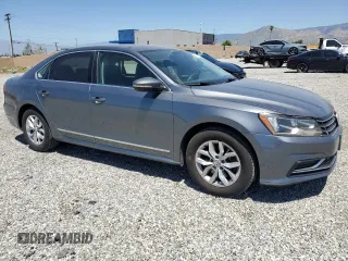 2017 Volkswagen Passat S z VIN 1VWAT7A34HC016349, wystawiony jako Copart lot #56190825 z przebiegiem 88 418 mil mil oraz Szkoda całkowita • Salvage title. Historia ofert i sprzedaży dostępna na DreamBid. Obrazek 4.