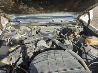 1986 Oldsmobile Cutlass z VIN 1G3GR47A3GR329694, wystawiony jako Copart lot #84965974 z przebiegiem Nie podano mil oraz Czysty tytuł • Clean title. Historia ofert i sprzedaży dostępna na DreamBid. Obrazek 7.