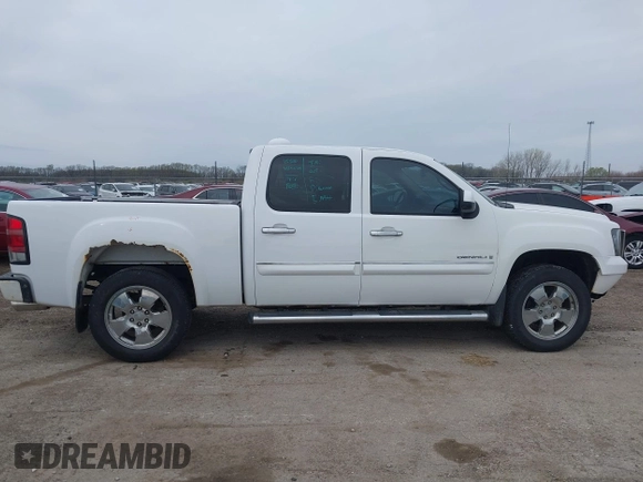 2007 GMC Sierra Denali z VIN 2GTEK638671689948, wystawiony jako IAAI lot #41963753 z przebiegiem 192 416 mil mil oraz . Historia ofert i sprzedaży dostępna na DreamBid. Obrazek 13.