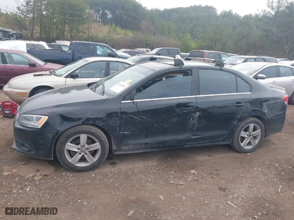 2012 Volkswagen Jetta Sedan TDI w/Premium with VIN 3VWLL7AJ1CM360400, listed as a IAAI auction lot 41462201 with 269,351 mi miles. Bid and sale history available at carsss.com. Image 6.