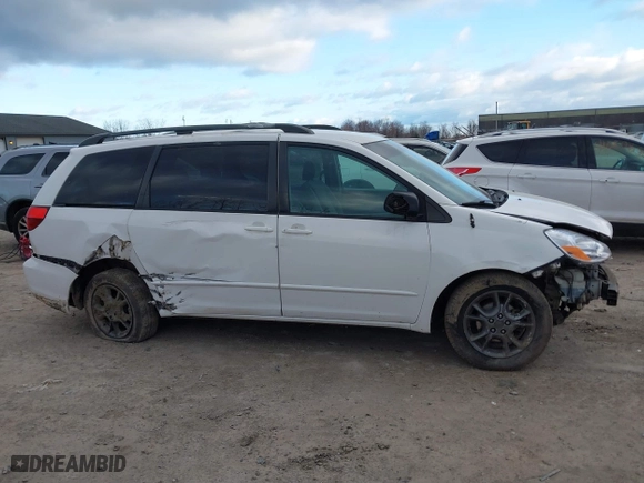 2004 Toyota Sienna LE with VIN 5TDBA23C14S022101, listed as a IAAI auction lot 41879798 with 99,964 mi miles. Bid and sale history available at carsss.com. Image 14.