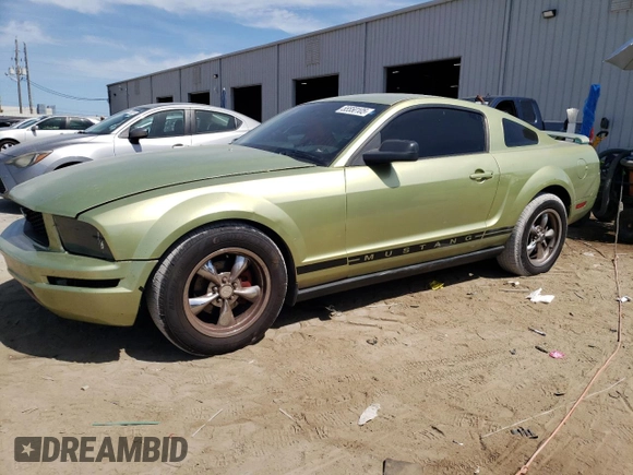 2005 Ford Mustang Deluxe with VIN 1ZVFT80N555143190, listed as a Copart auction lot 55550105 with 183,355 mi miles and Clean Title. Bid and sale history available at carsss.com. Image 1.