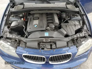 2008 BMW 1 Series 128i z VIN WBAUL73568VE88989, wystawiony jako Copart lot #52004715 z przebiegiem 78 833 mil mil oraz Szkody całkowita. Historia ofert i sprzedaży dostępna na DreamBid. Obrazek 12.