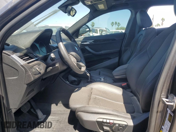 2020 BMW X2 sDrive28i z VIN WBXYH9C07L5P73232, wystawiony jako Copart lot #51948905 z przebiegiem Nie podano mil oraz Szkoda całkowita • Salvage title. Historia ofert i sprzedaży dostępna na DreamBid. Obrazek 7.