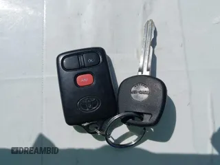 1998 Toyota Camry LE z VIN JT2BF28K4W0101312, wystawiony jako IAAI lot #42116546 z przebiegiem 365 712 mil mil oraz . Historia ofert i sprzedaży dostępna na DreamBid. Obrazek 11.