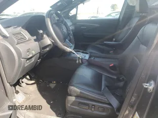 2020 Honda Passport EX-L z VIN 5FNYF8H54LB002310, wystawiony jako Copart lot #42425915 z przebiegiem 95 495 mil mil oraz Nie do naprawy • Non repairable. Historia ofert i sprzedaży dostępna na DreamBid. Obrazek 7.