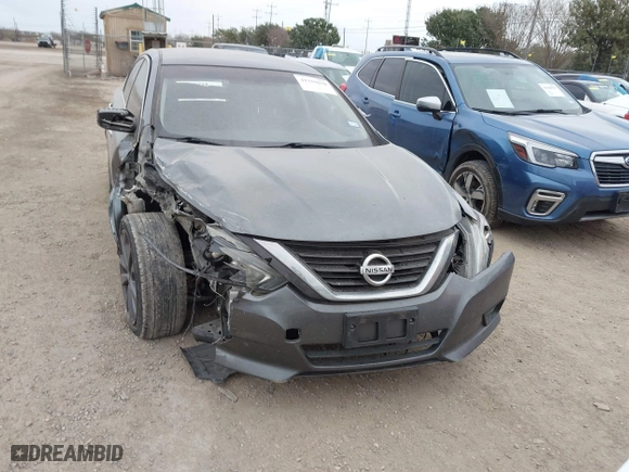 2018 Nissan Altima 2.5 SV with VIN 1N4AL3AP9JC256152, listed as a IAAI auction lot 41359670 with 136,686 mi miles. Bid and sale history available at carsss.com. Image 13.