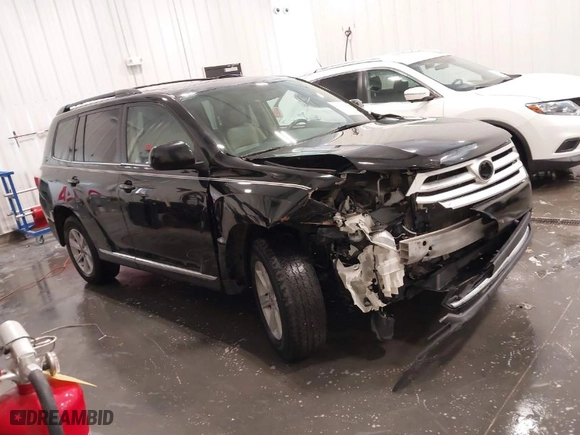 2012 Toyota Highlander with VIN 5TDBK3EH2CS163379, listed as a IAAI auction lot 41807409 with 202,554 mi miles. Bid and sale history available at carsss.com. Image 1.