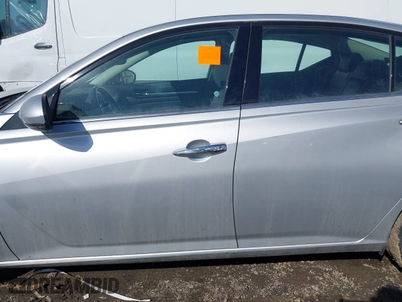 2019 Nissan Altima 2.5 SL with VIN 1N4BL4EV5KC185679, listed as a IAAI auction lot 41658107 with 136,662 mi miles. Bid and sale history available at carsss.com. Image 15.