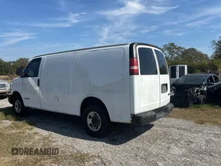 2003 GMC Savana Cargo Van with VIN 1GTHG35U431113170, listed as a Copart auction lot 44413145 with 293,807 mi miles and Clean Title. Bid and sale history available at carsss.com. Image 3.