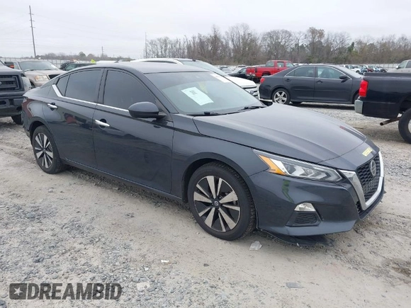 2021 Nissan Altima 2.5 SV with VIN 1N4BL4DV6MN403329, listed as a IAAI auction lot 41531696 with 83,981 mi miles. Bid and sale history available at carsss.com. Image 1.