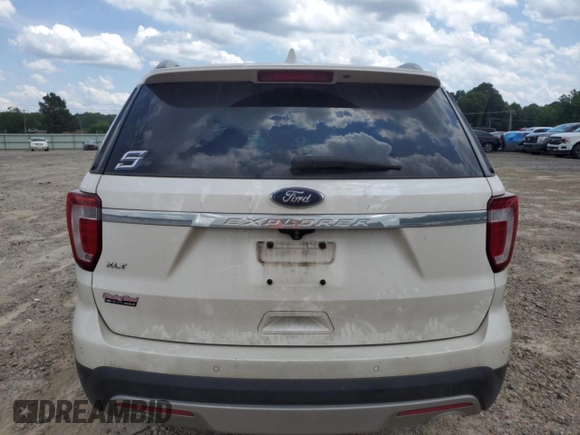 2017 Ford Explorer XLT z VIN 1FM5K7D84HGB43704, wystawiony jako Copart lot #60104425 z przebiegiem 119 695 mil mil oraz Szkoda całkowita • Salvage title. Historia ofert i sprzedaży dostępna na DreamBid. Obrazek 6.