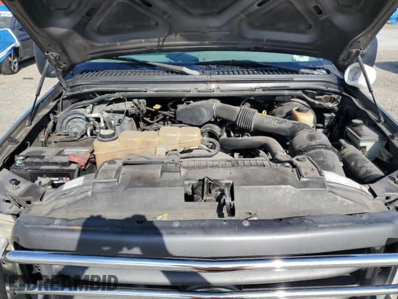 2004 Ford F-250 XL z VIN 1FTNF20L74EA08048, wystawiony jako Copart lot #49302705 z przebiegiem 232 336 mil mil oraz Szkoda całkowita • Salvage title. Historia ofert i sprzedaży dostępna na DreamBid. Obrazek 11.