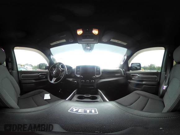 2019 Ram 1500 Big Horn z VIN 1C6SRFFT5KN570253, wystawiony jako IAAI lot #42488224 z przebiegiem 36 507 mil mil oraz . Historia ofert i sprzedaży dostępna na DreamBid. Obrazek 24.