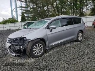 2019 Chrysler Pacifica Touring L с VIN 2C4RC1BG5KR508133, выставлен на аукционе Copart как лот 56905585 с пробегом 68 437 миль миль и Списание • Salvage title. История ставок и продаж доступна на DreamBid. Изображение 1.