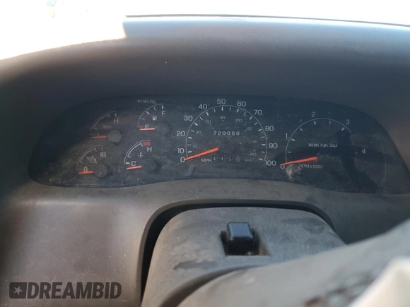 2000 Ford F-350 XL with VIN 1FTSW31FXYEB58081, listed as a Copart auction lot 72017584 with 220,066 mi miles and Salvage Title. Bid and sale history available at DreamBid. Image 9.