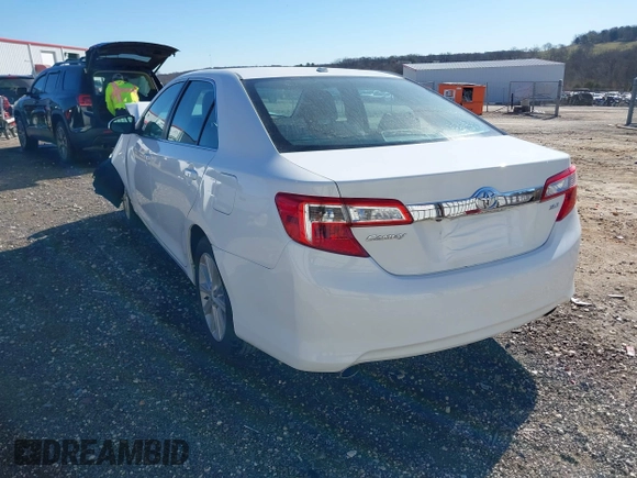 2014 Toyota Camry SE with VIN 4T1BK1FK2EU540026, listed as a IAAI auction lot 41678692 with 85,275 mi miles. Bid and sale history available at carsss.com. Image 3.