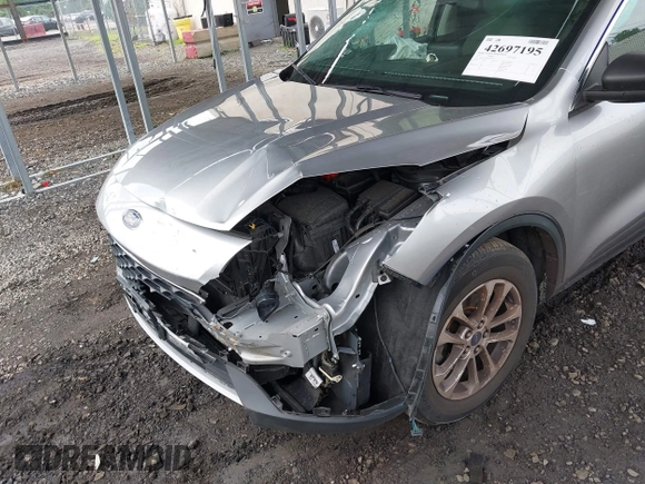 2022 Ford Escape SE with VIN 1FMCU0G6XNUB13770, listed as a IAAI auction lot 42697195 with 26,428 mi miles and . Bid and sale history available at DreamBid. Image 6.