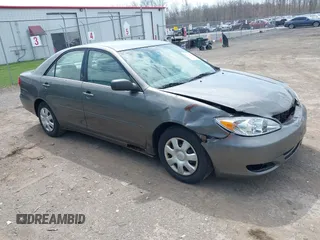 2004 Toyota Camry LE with VIN 4T1BE32K04U853924, listed as a IAAI auction lot 42114407 with 246,272 mi miles. Bid and sale history available at carsss.com. Image 1.