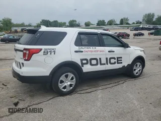 2017 Ford Police Interceptor Utility z VIN 1FM5K8AR6HGC63457, wystawiony jako Copart lot #55322445 z przebiegiem 136 618 mil mil oraz Szkody całkowita. Historia ofert i sprzedaży dostępna na DreamBid. Obrazek 3.