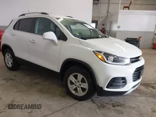 2020 Chevrolet Trax LT with VIN KL7CJPSB5LB022955, listed as a IAAI auction lot 41933578 with 38,447 mi miles. Bid and sale history available at carsss.com. Image 1.