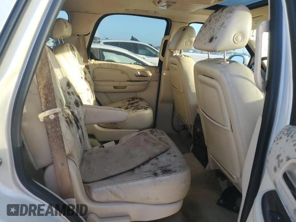 2007 Cadillac Escalade z VIN 1GYFK63887R159583, wystawiony jako Copart lot #77258794 z przebiegiem Nie podano mil oraz Nie do naprawy. Historia ofert i sprzedaży dostępna na DreamBid. Obrazek 10.